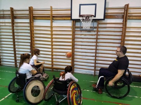 Lélekmozgató a Magyar Parasport Napján a Széna Téri Általános Iskolában